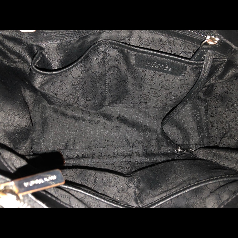 Authentic Michael Kors Purse - image 5